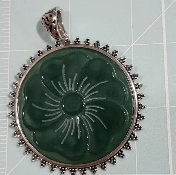 NWT JTV Large Carved Floral Jade Pendant In Sterling Silver - Picture 1 of 3